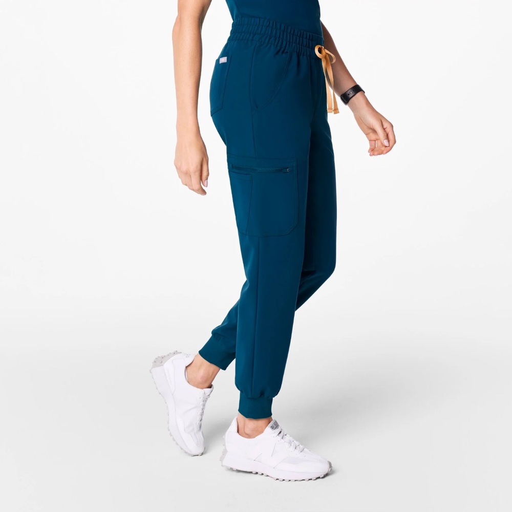 Uman Relaxed Jogger Scrub Pants - Picture 3 of 7